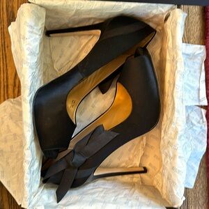 NWT! Badgley Mischka - Oliver pump in Black Satin, women’s size 8.5